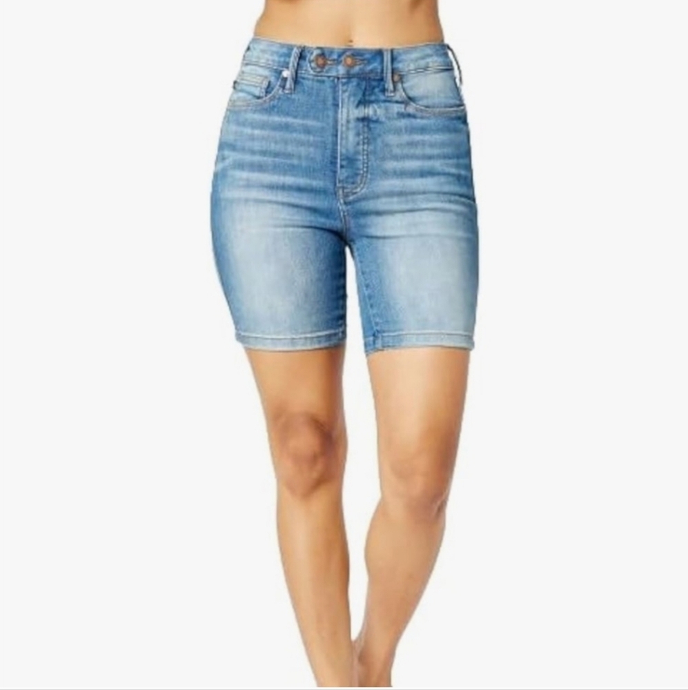 Judy Blue Light Wash Jean Shorts XL